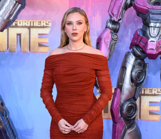 Pleito entre Scarlett Johansson, Ye y la AI