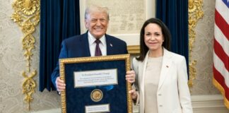 Trump recibe la medalla del Nobel de la Paz