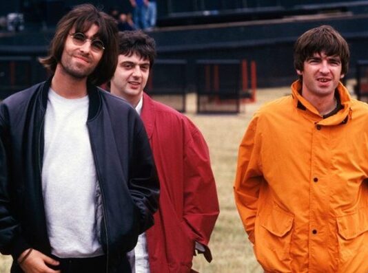 Oasis entra en nueva polémica