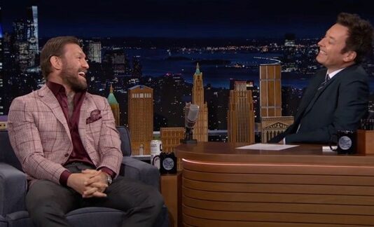 Critican a Jimmy Fallon por invitar a Conor McGregor
