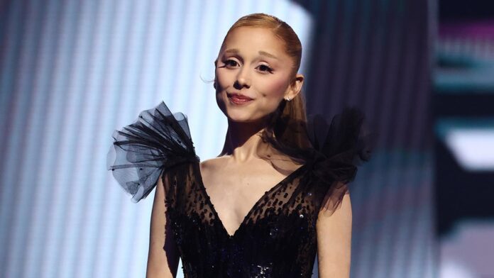 Ariana Grande sale de American Horror Story